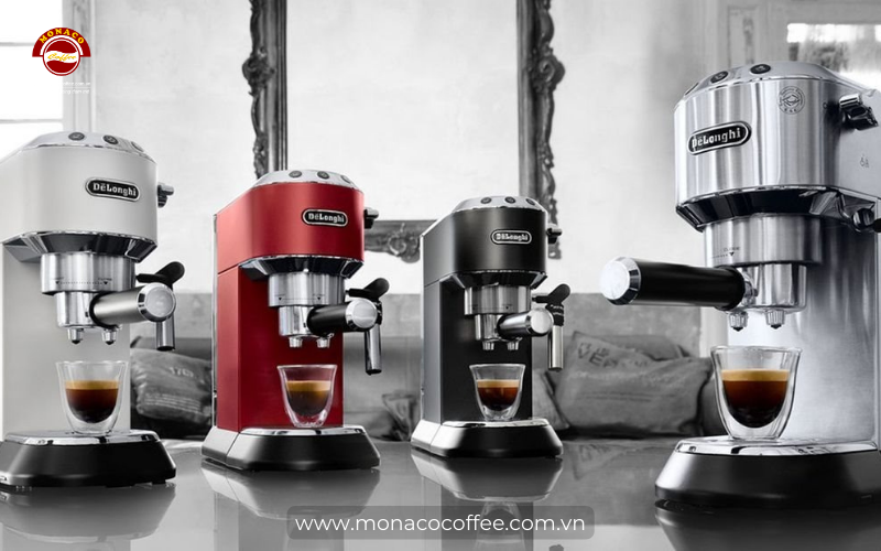Máy pha cà phê bán tự động có thể tùy chỉnh lượng nước và cà phê.