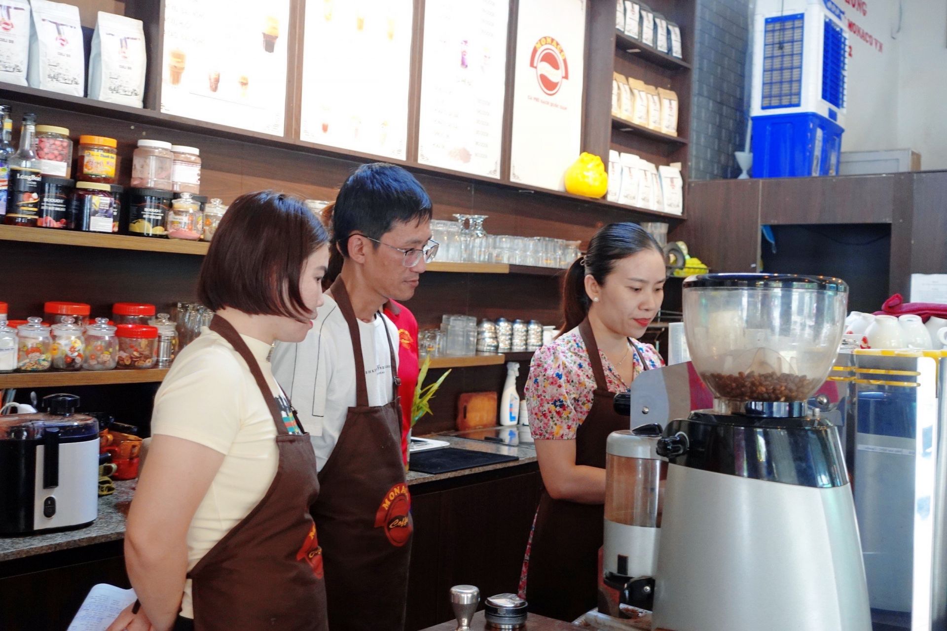  Lớp học đào tạo pha chế và vận hành cho chủ cửa hàng Monaco Coffee Quảng Bình   được diễn ra trong 3 ngày